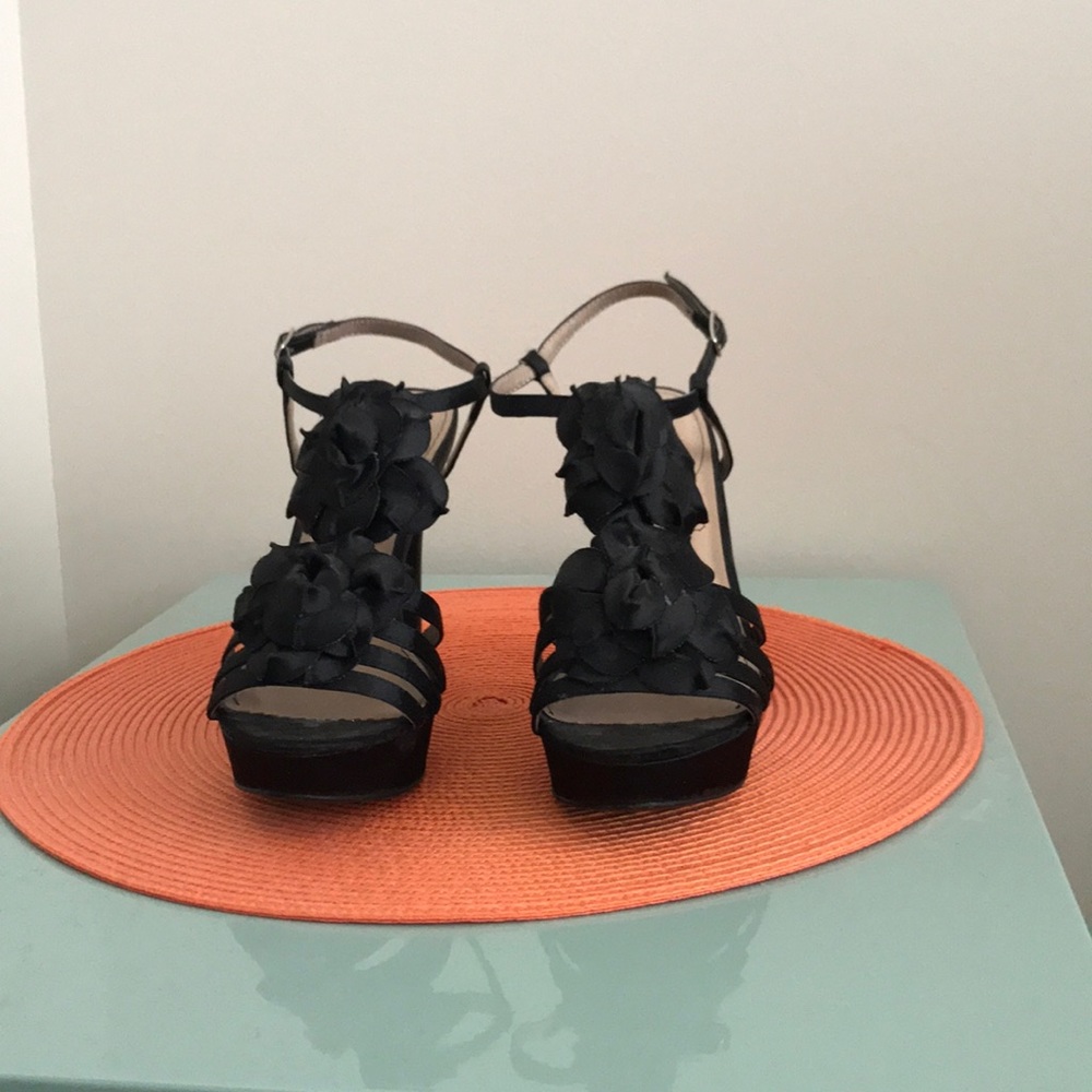 Shoes - Picture 2 of 3